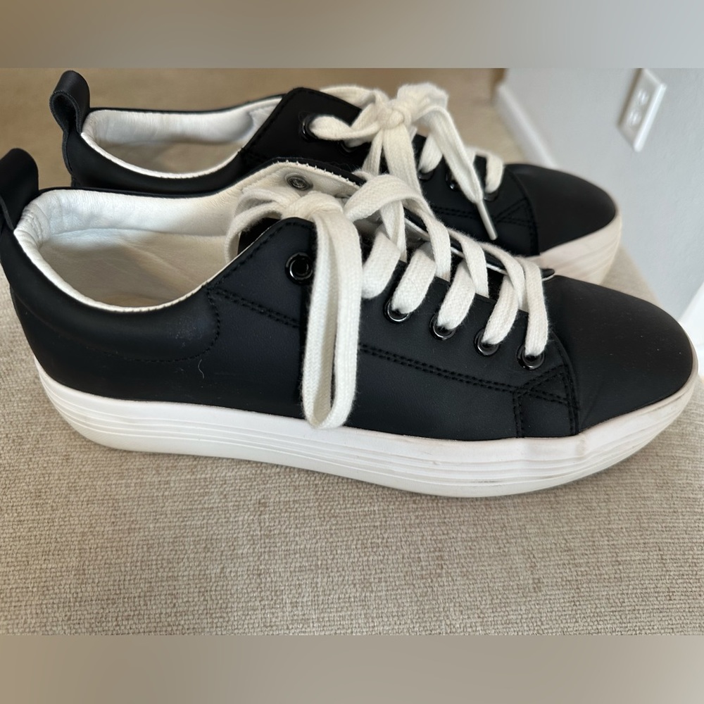 S14 -Black platform sneakers size 8